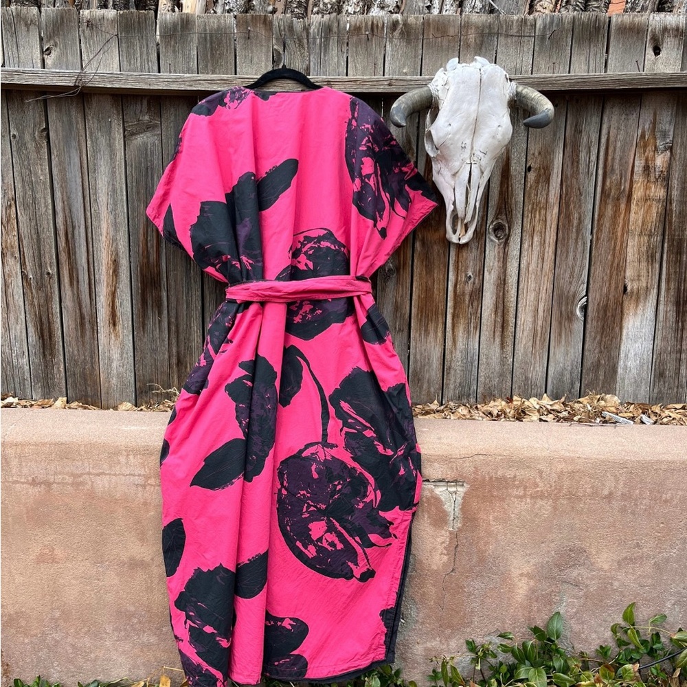 Beautiful 90s vintage pink floral kaftan by J Peterman! - Picture 2 of 7